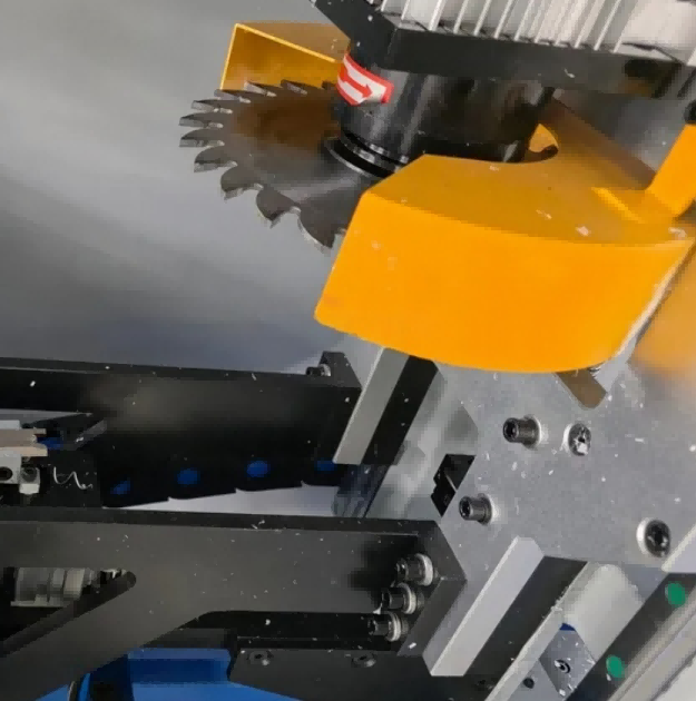 CNC PVC čistilni stroj za okna