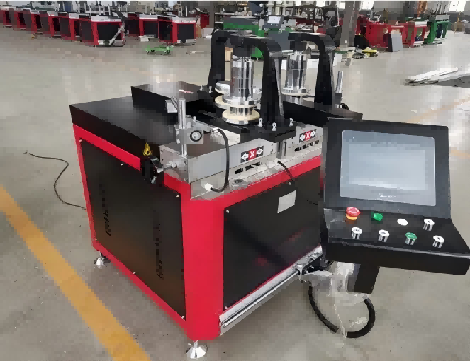 Zmogljiv CNC profilni upogibni stroj za aluminij in PVC